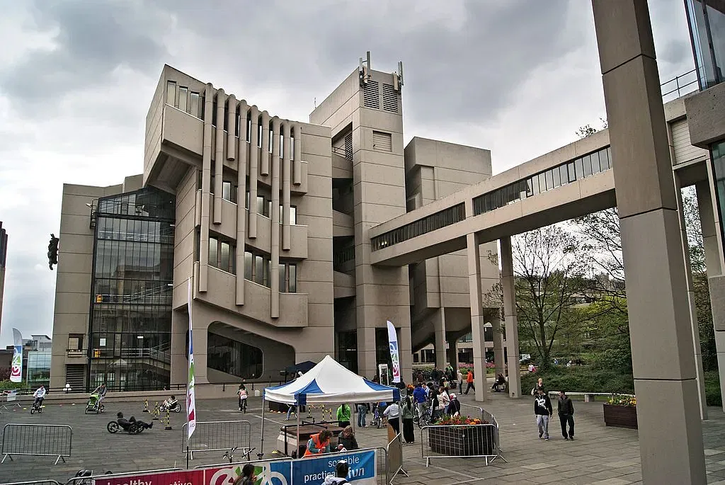 5 reasons to choose the University of Leeds 