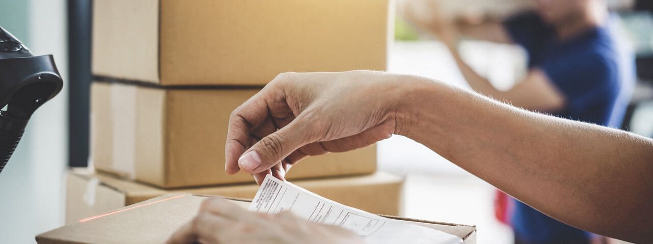 How to send parcels abroad when studying in the UK