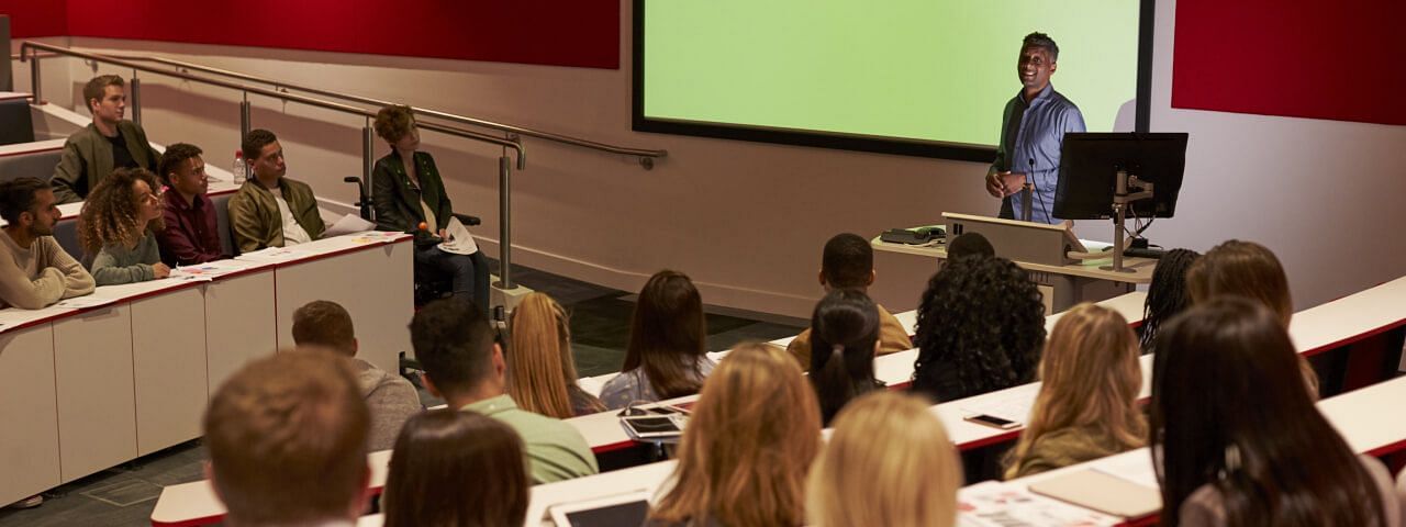 Weekly news round-up: UK universities commit to blended learning and US voters pledge support for international students