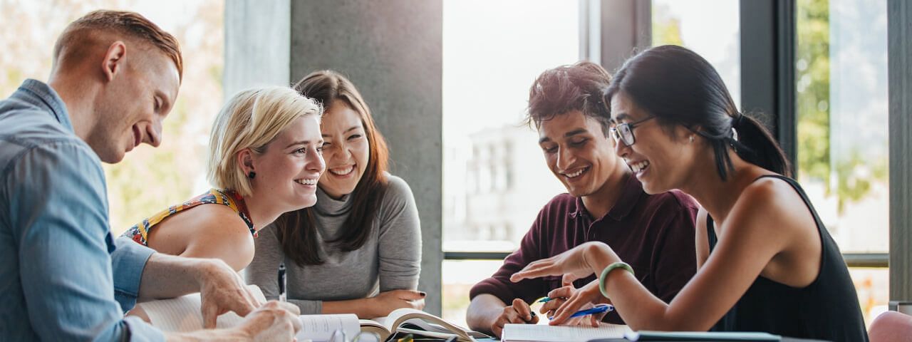 Weekly news roundup: new rankings announced and Canada optimistic about language programmes' future
