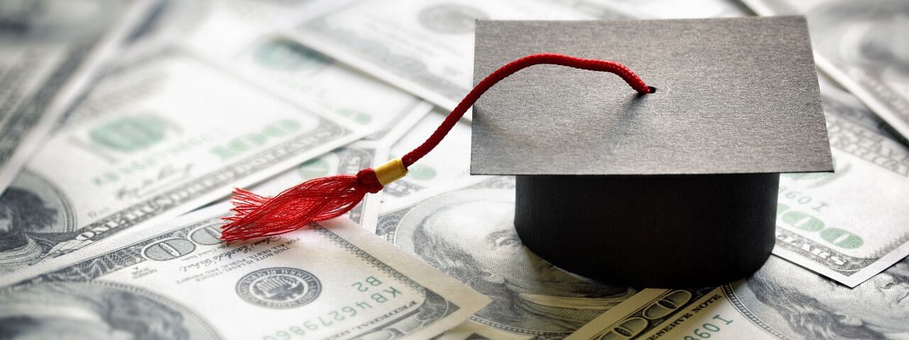 Which scholarship option should I choose for studying abroad?