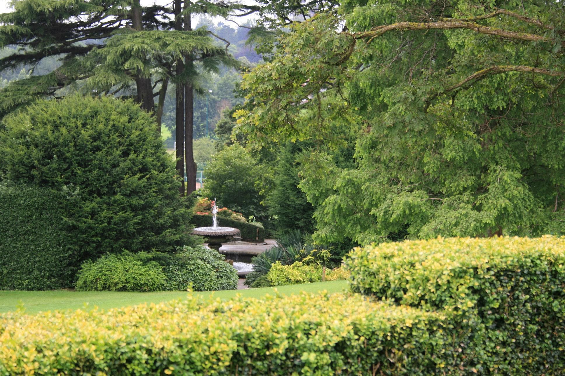 country page header